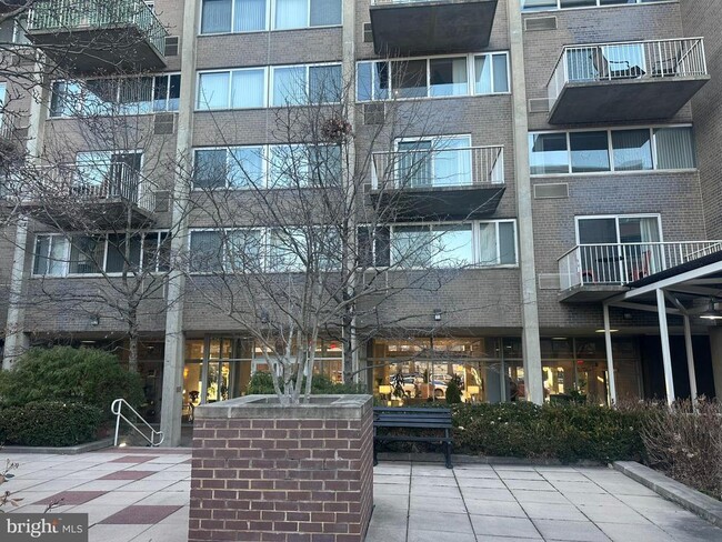 Building Photo - 800 4th St SW