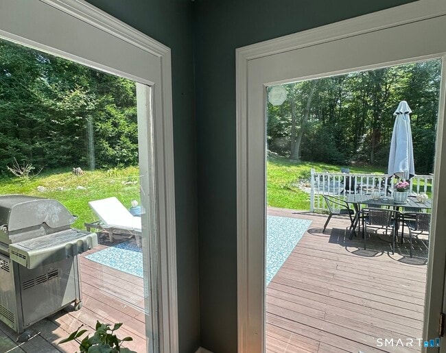 Building Photo - 11 Orchard Hill Rd