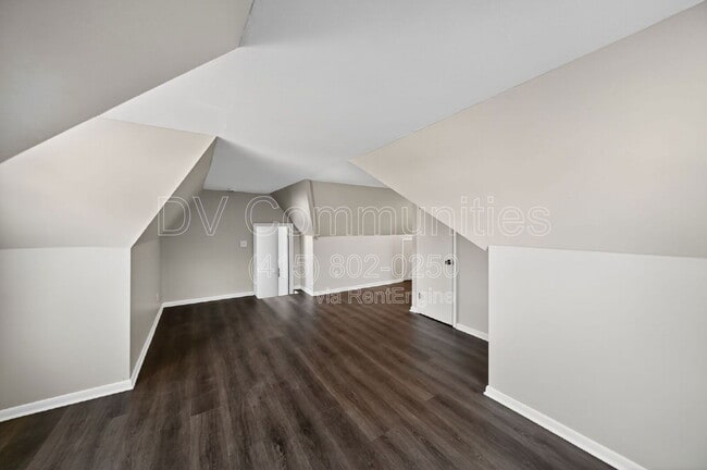 Building Photo - 126 Erie St