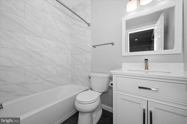 Building Photo - 4576 Fair Valley Dr