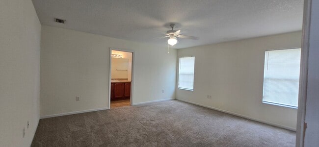 Building Photo - Single Family Home in Grandview