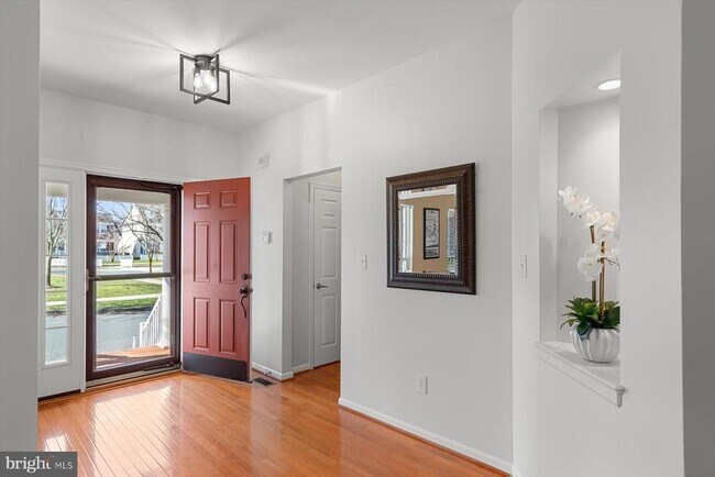 Building Photo - 301 Adelaide Dr