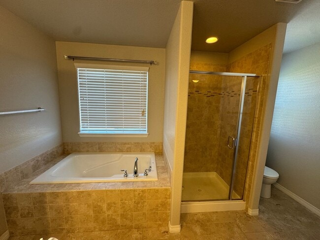 Building Photo - Beautiful 4 Bed, 3 Bath Home – Modern Upgrades, Spacious Backyard & Prime Location
