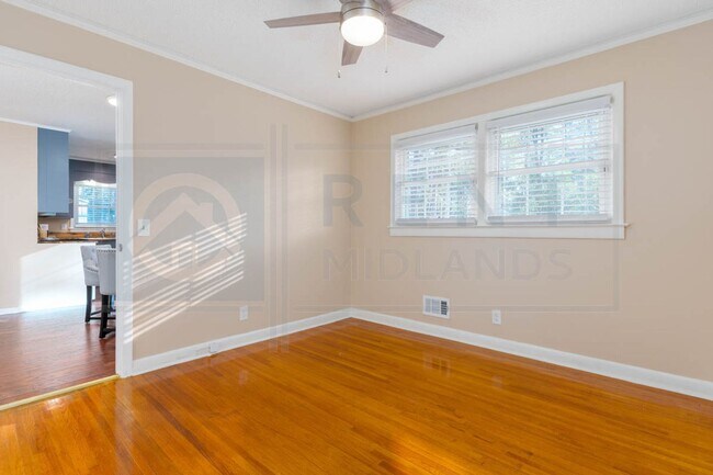 Building Photo - 2532 Parkwood Dr