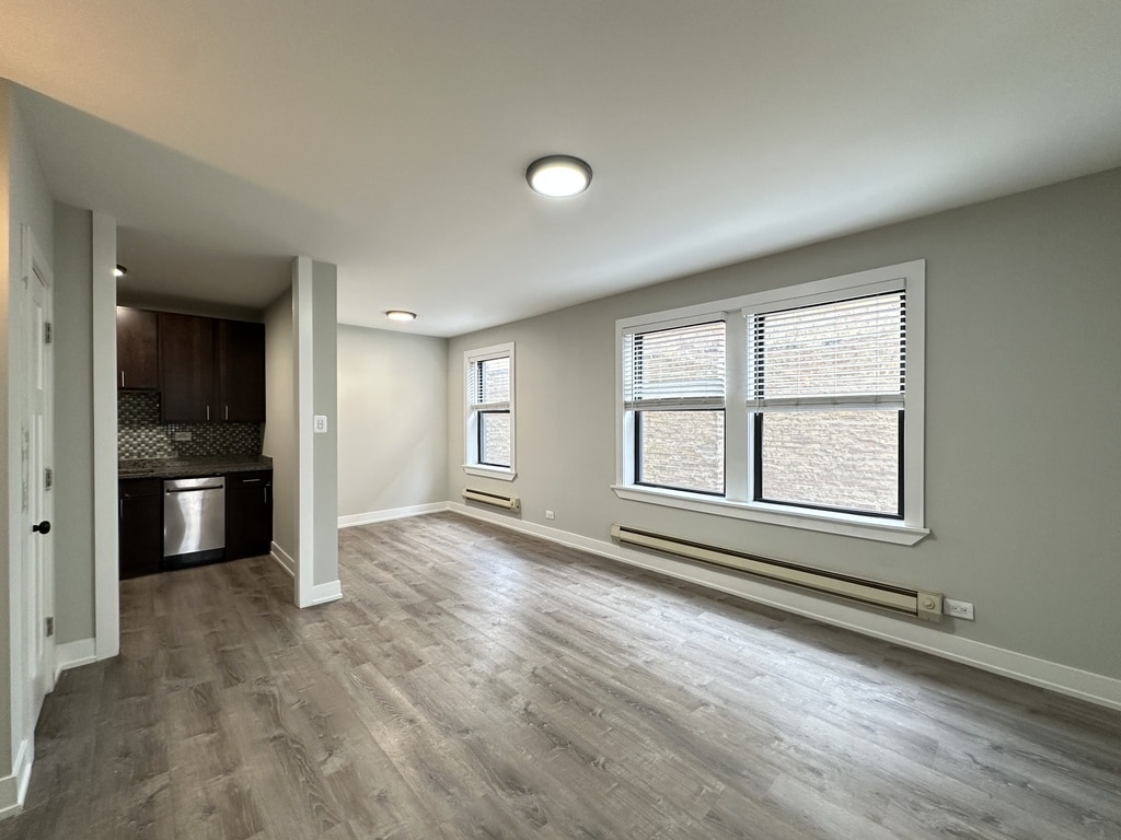 Building Photo - 4823 N Damen Ave