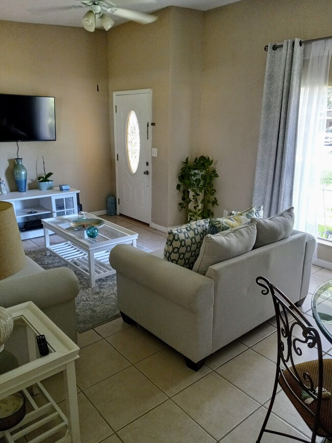 Building Photo - 4220 37th Ave N