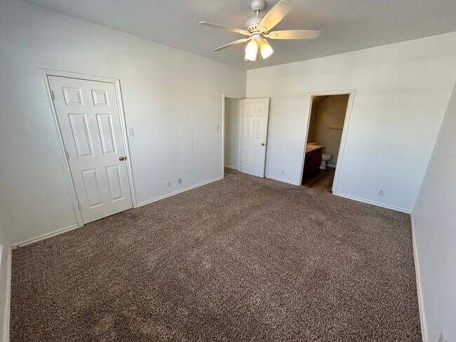 Building Photo - 166 Red Hawk Ridge