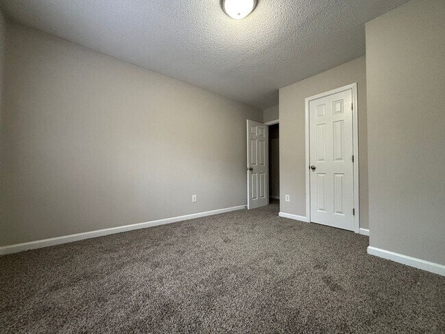 Building Photo - A Great Space on Pine Valley Court