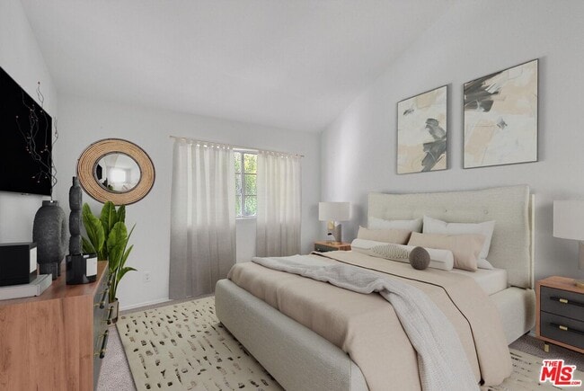 Building Photo - 8741 Darby Ave