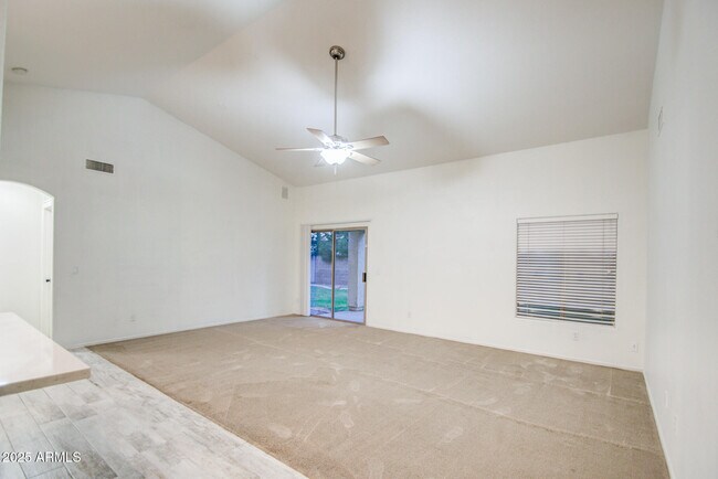 Building Photo - 836 N Sinova Ave