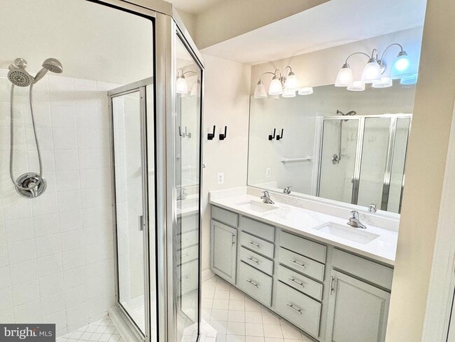 Building Photo - 2304 Margraf Cir