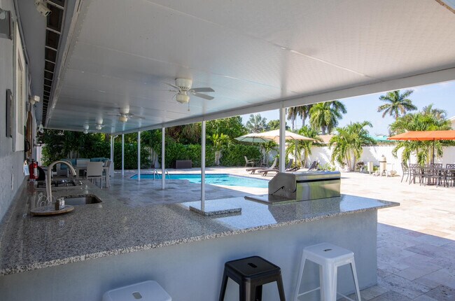 Building Photo - 1853 Florida Mango Rd