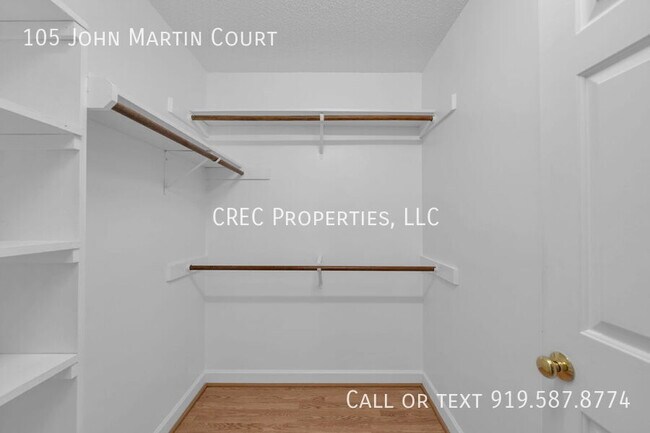 Building Photo - 105 John Martin Ct