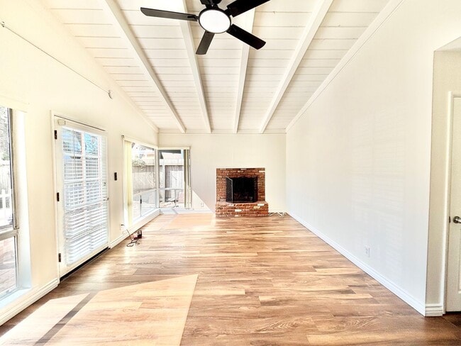 Building Photo - 121 Highland Dr