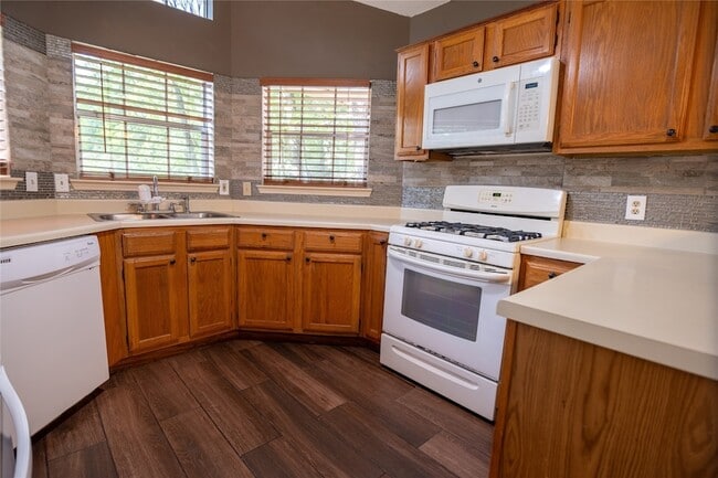 Building Photo - 46 N Rushwing Cir