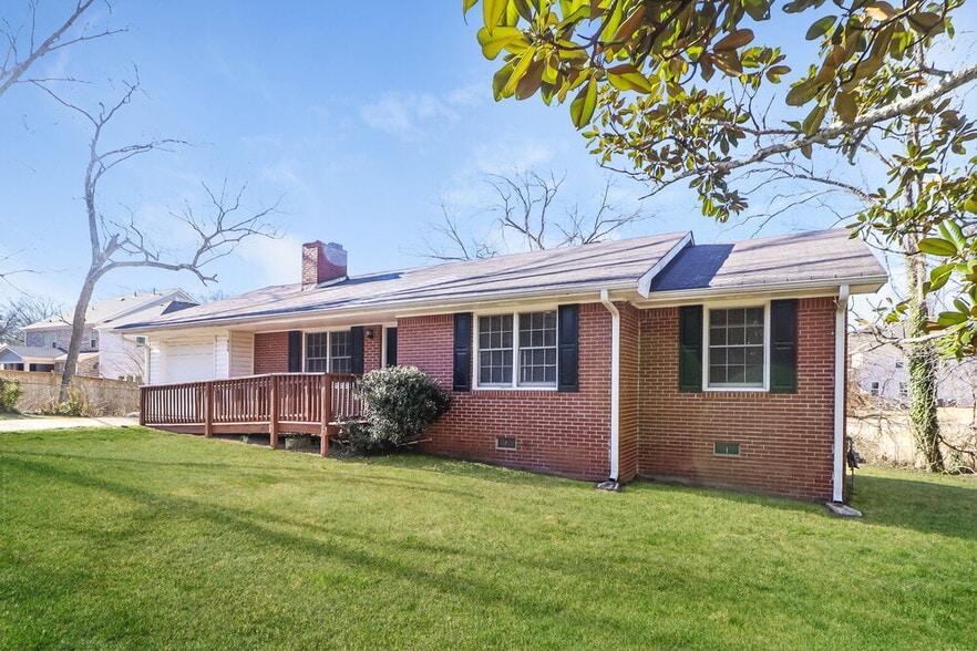 Building Photo - 454 New St