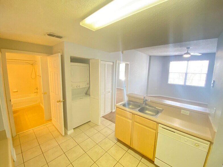 Building Photo - 10831 Windsor Walk Dr