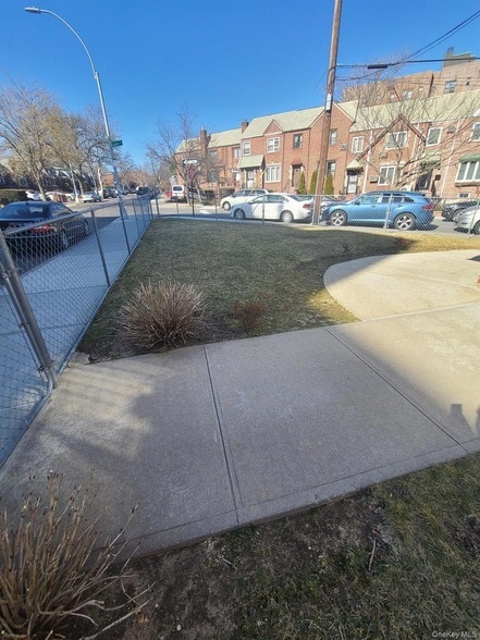 Building Photo - 67-08 Exeter St