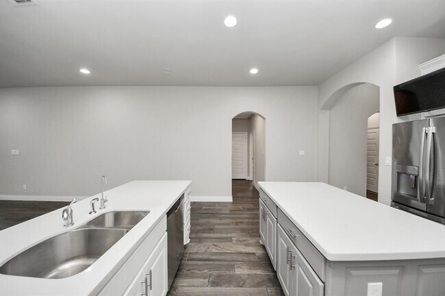 Building Photo - 6022 Daggerwing Wy