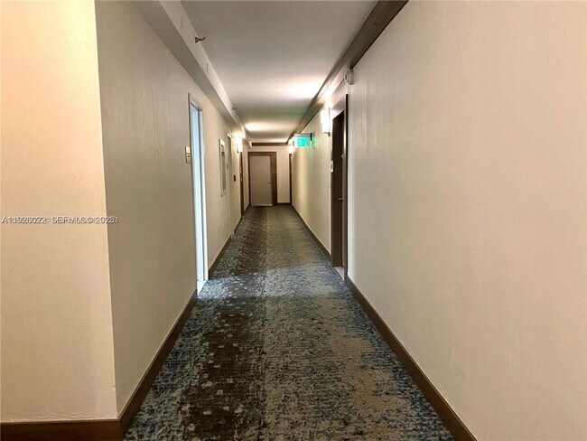 Building Photo - 3731 N Country Club Dr