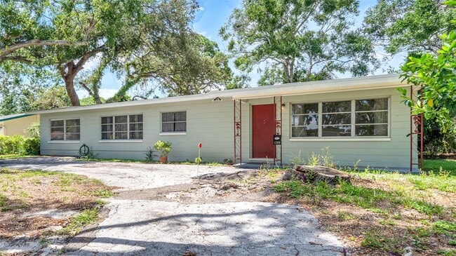 Building Photo - 1209 Alcazar Way S