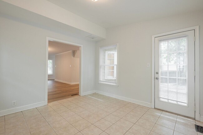 Building Photo - Charming 3 Bedroom Single-Family Home for Rent in Chester!