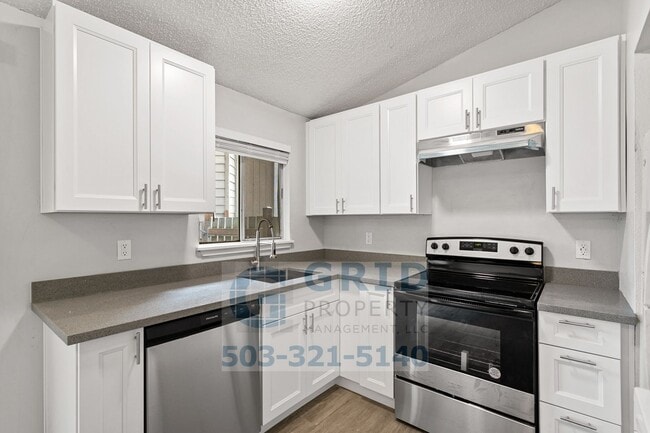 Building Photo - Gorgeous 2BR Home In the Heart of Tualatin!