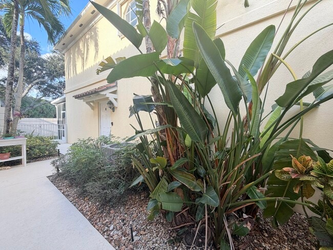 Building Photo - 2205 Telogia Ct