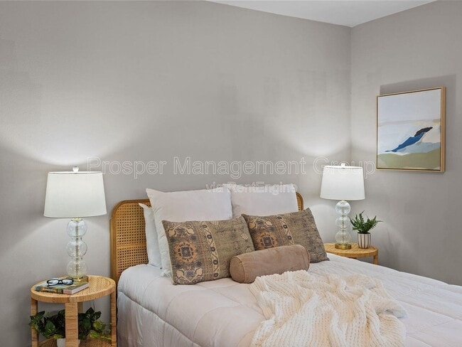 Building Photo - 1214 Hawthorne Cir