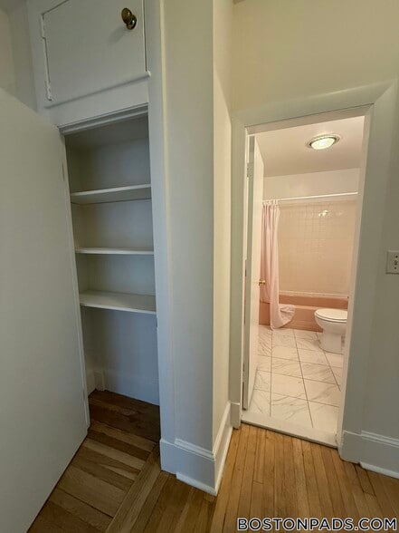 Building Photo - 1539 Beacon St