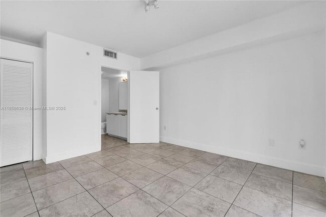 Building Photo - 2 bedroom in North Bay Village FL 33141