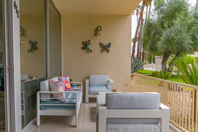 Building Photo - 477 Desert Lakes Dr