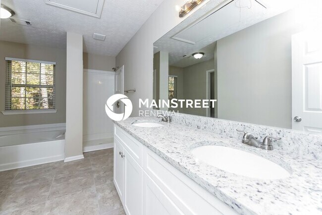 Building Photo - 2055 Harvest Cir