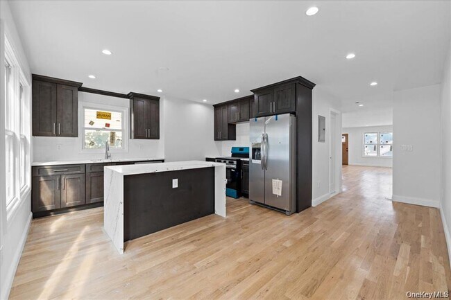 Building Photo - 89 Thurton Pl