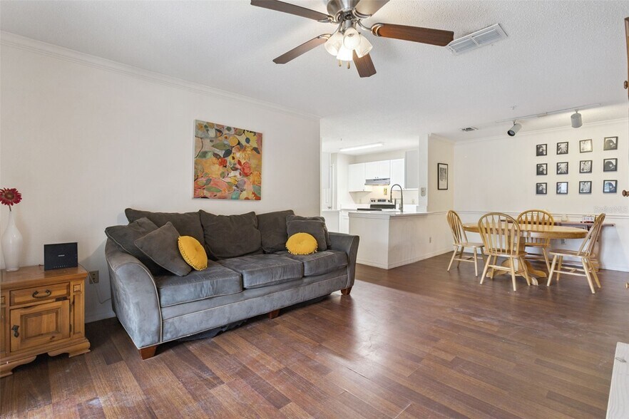 Building Photo - 1950 Summer Club Dr