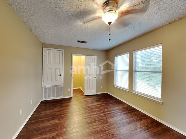Building Photo - 7060 Milo Way