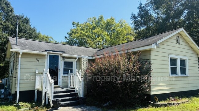 Primary Photo - 618 Modena St