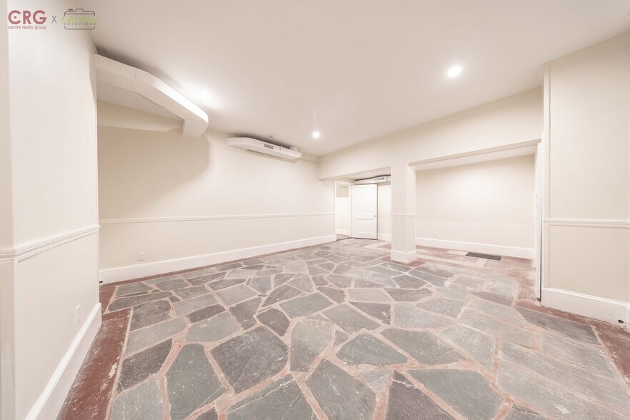 Building Photo - 1726 Beacon St