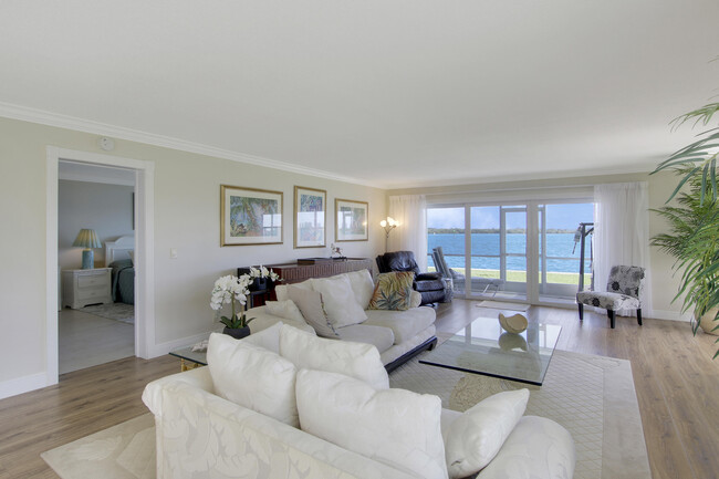 Building Photo - 60 Yacht Club Dr