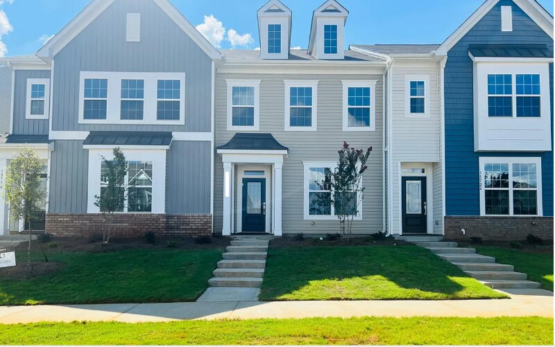 Primary Photo - 15620 Country House St