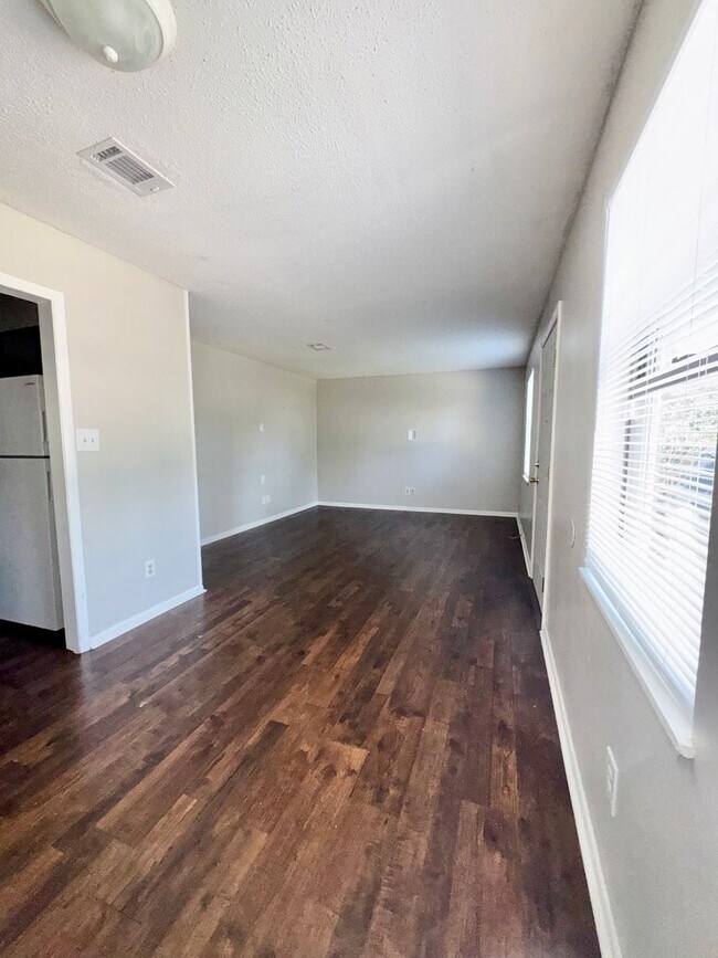 Building Photo - Cozy Living in a Quiet Augusta Community
