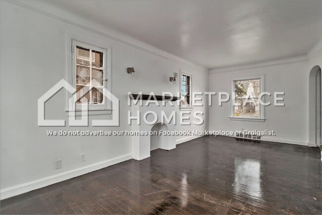 Building Photo - 15411 Mansfield St