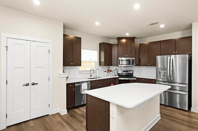 Building Photo - 8209 Warbler Wy