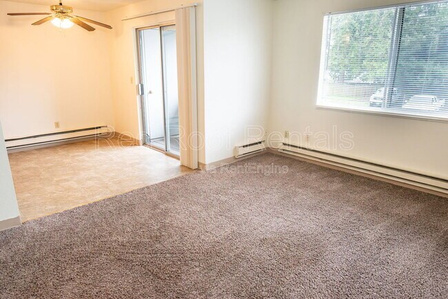 Building Photo - 302-163 163 St Ct E