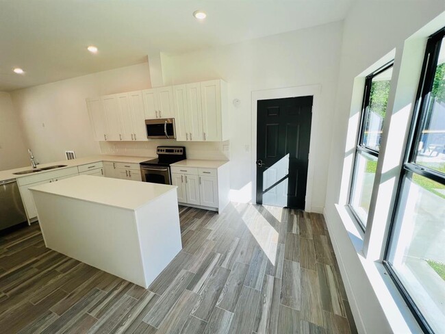 Building Photo - 11511 Mockingbird Hill