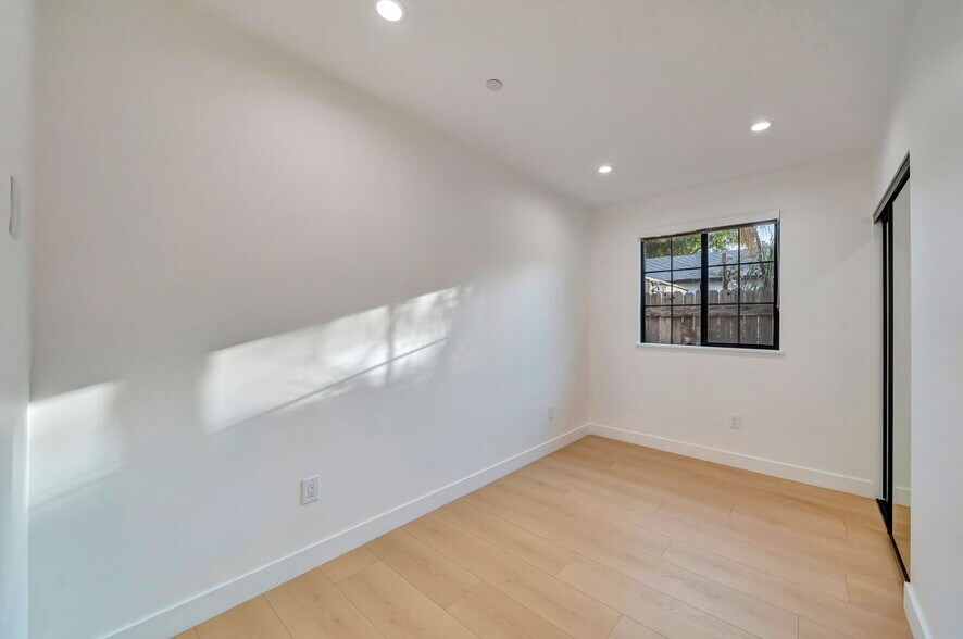 Building Photo - 15741 Valerio St