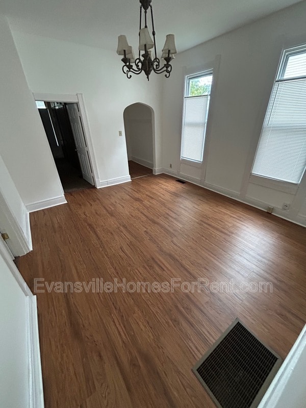 Building Photo - 404 E Virginia St