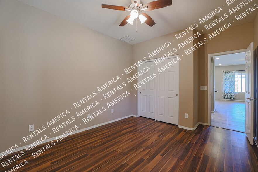 Building Photo - 2954 E Coconino Dr