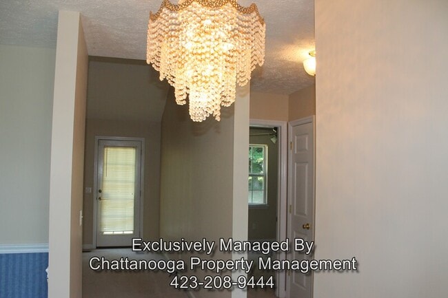 Building Photo - 271 Lee Dr