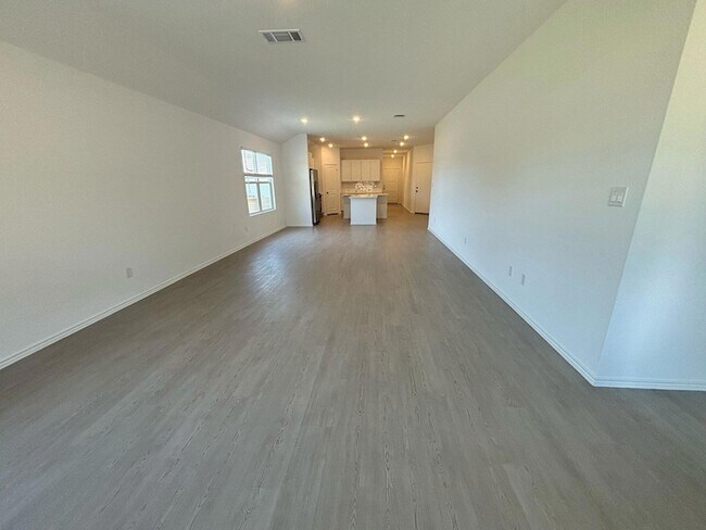 Building Photo - 275 Keefer